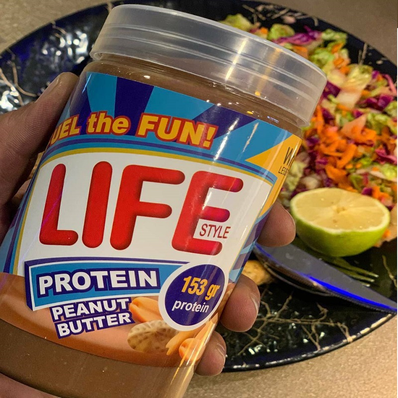 کره بادام‌زمینی ۵۵۵ گرمی Whey با طعم شکلات-چند رنگ ویژه