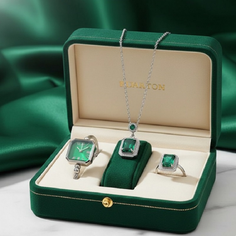 ست زنانه ساعت و گردنبند و انگشتر مدل زمرد-نقره ای